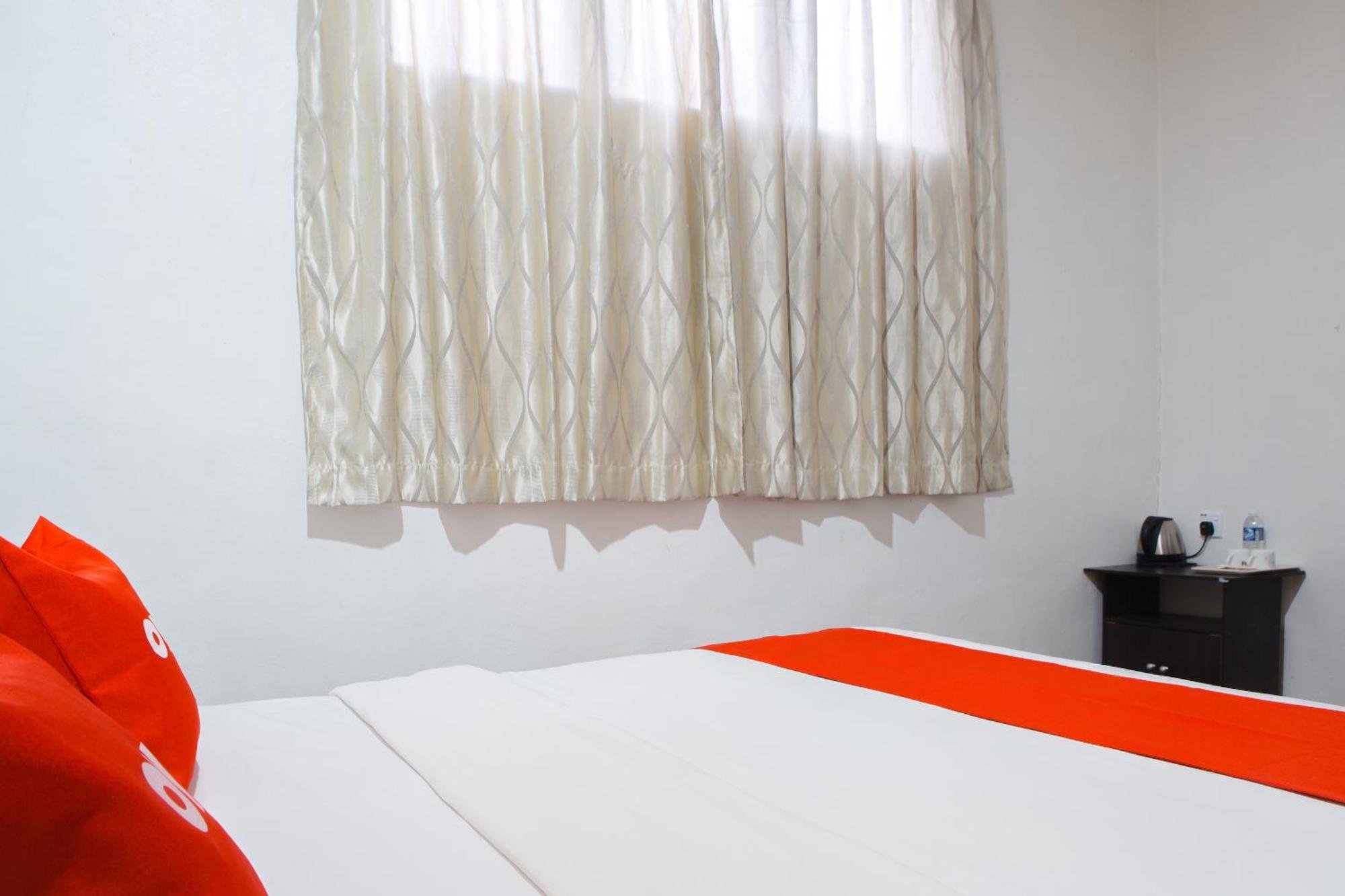 Oyo 90037 The 7 Lodge Tambunan Esterno foto