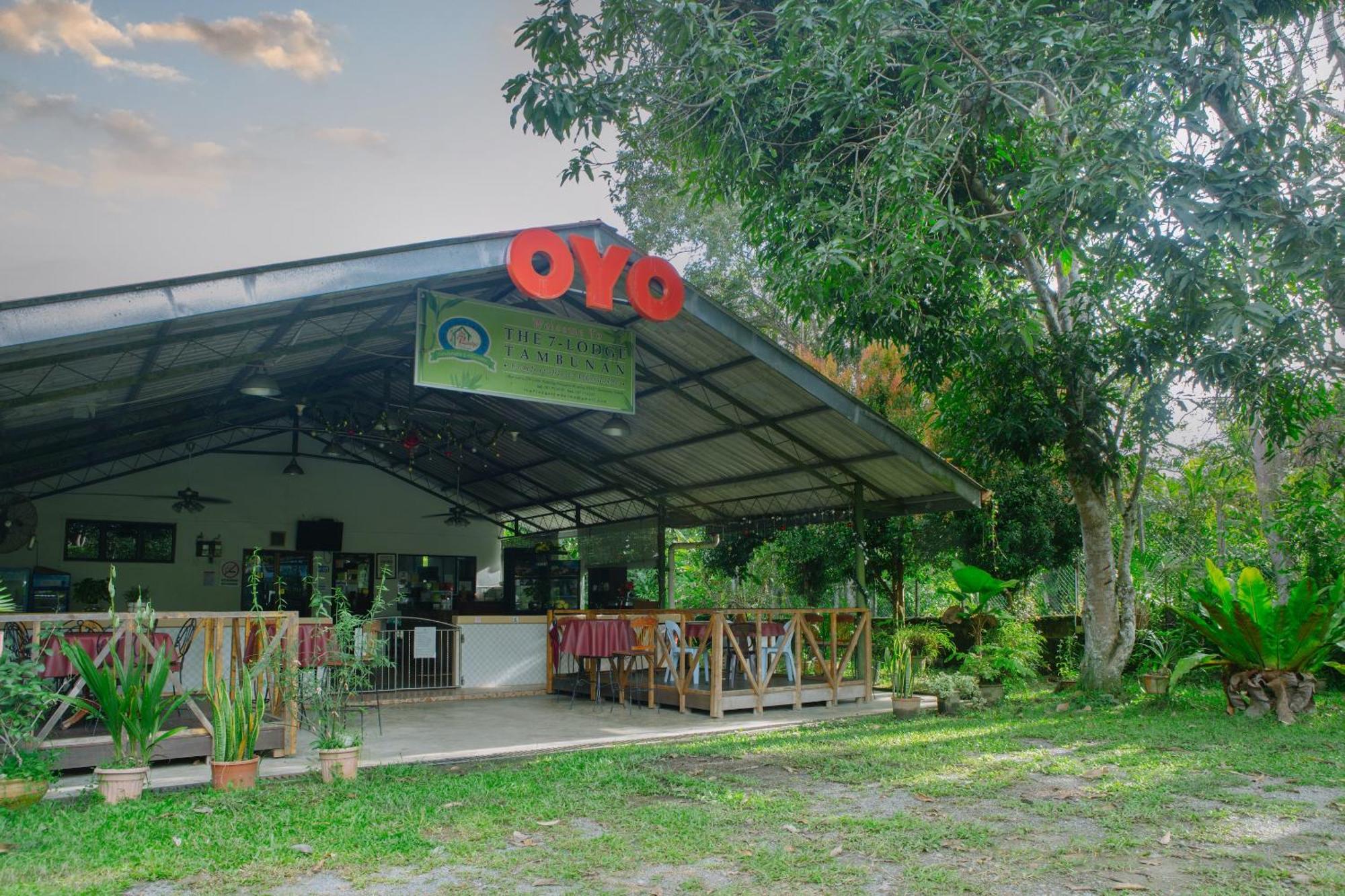 Oyo 90037 The 7 Lodge Tambunan Esterno foto